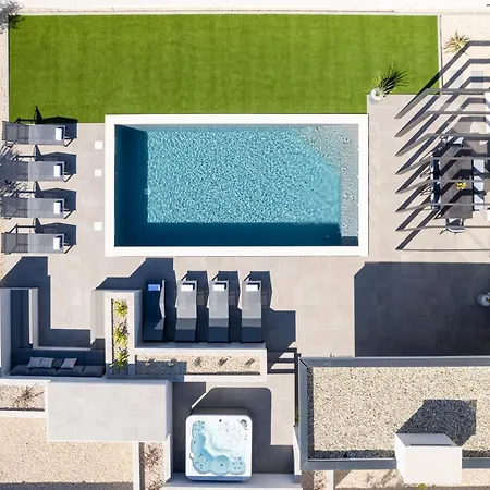 Zenith With Private Pool And Jacuzzi Bibinje