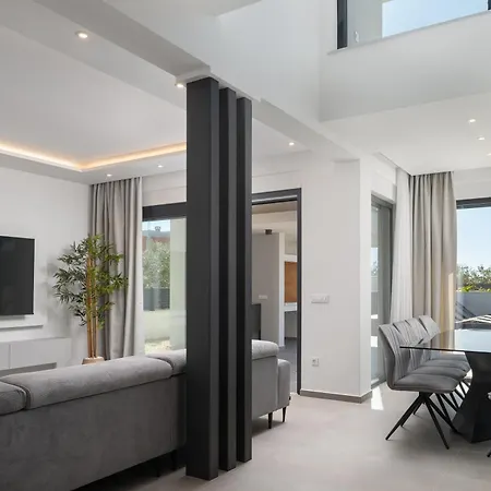 Zenith With Private Pool And Jacuzzi Willa *