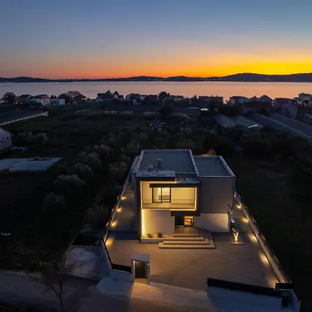 Zenith With Private Pool And Jacuzzi Bibinje