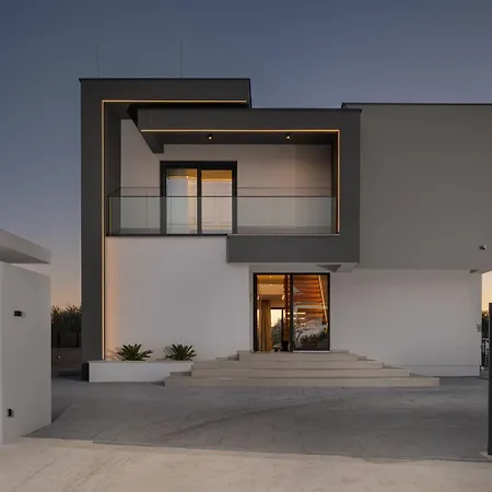 Zenith With Private Pool And Jacuzzi Bibinje