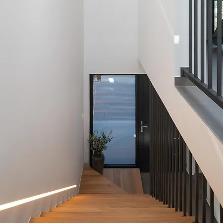 Zenith With Private Pool And Jacuzzi