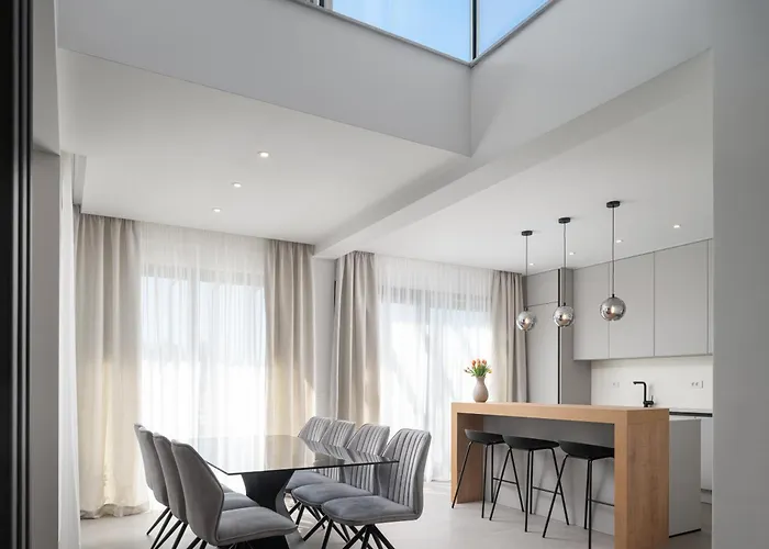 Zenith With Private Pool And Jacuzzi וילה *