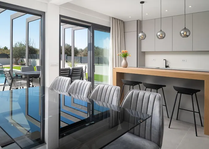 Zenith With Private Pool And Jacuzzi וילה *