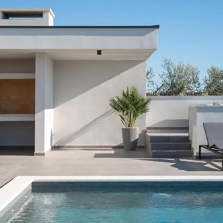 Zenith With Private Pool And Jacuzzi Villa Bibinje