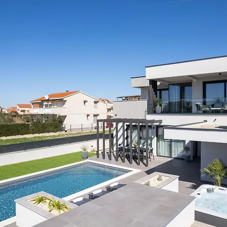 Zenith With Private Pool And Jacuzzi Bibinje