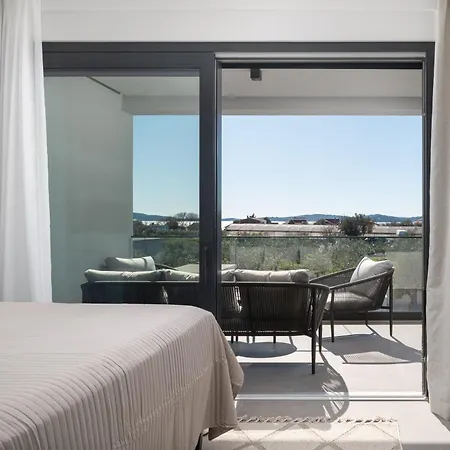 Zenith With Private Pool And Jacuzzi 别墅 比比涅