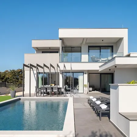 Villa Zenith With Private Pool And Jacuzzi Bibinje
