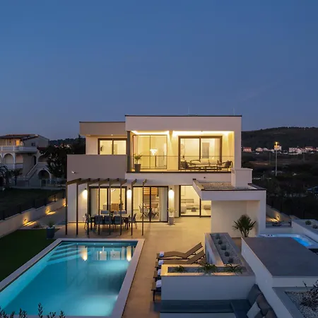 Zenith With Private Pool And Jacuzzi Bibinje