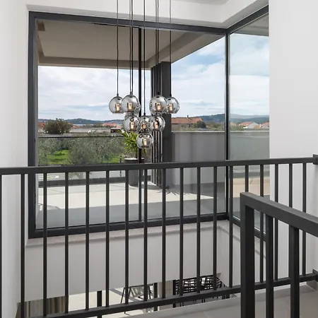 Zenith With Private Pool And Jacuzzi Villa