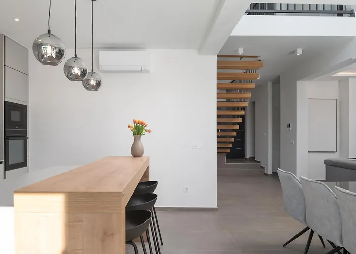 Zenith With Private Pool And Jacuzzi Bibinje