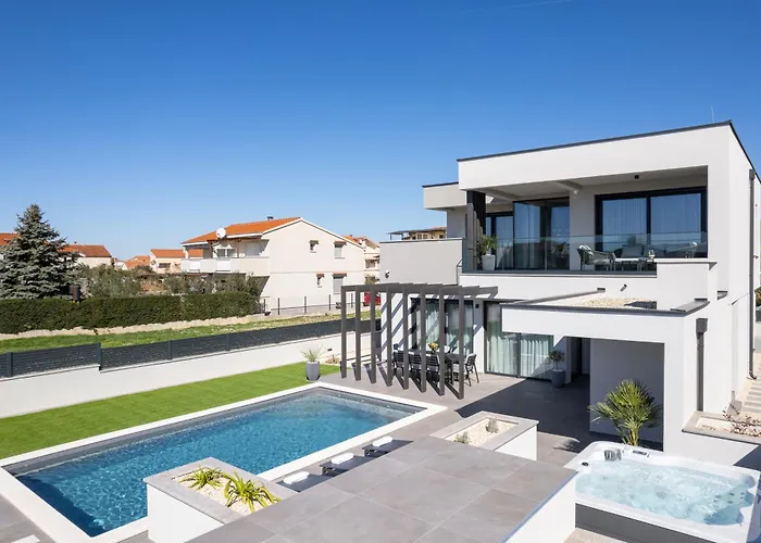 Zenith With Private Pool And Jacuzzi Bibinje