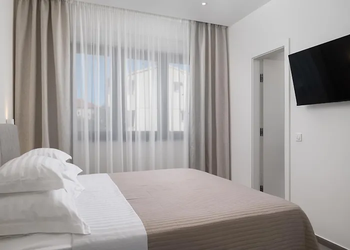 Zenith With Private Pool And Jacuzzi * Bibinje