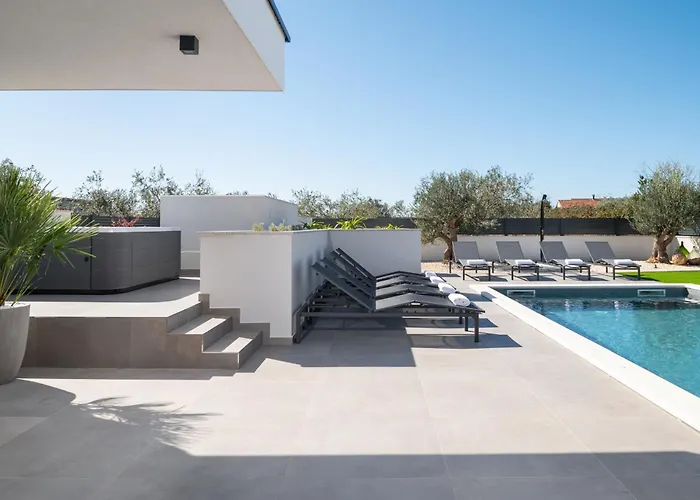 Vila Zenith With Private Pool And Jacuzzi *