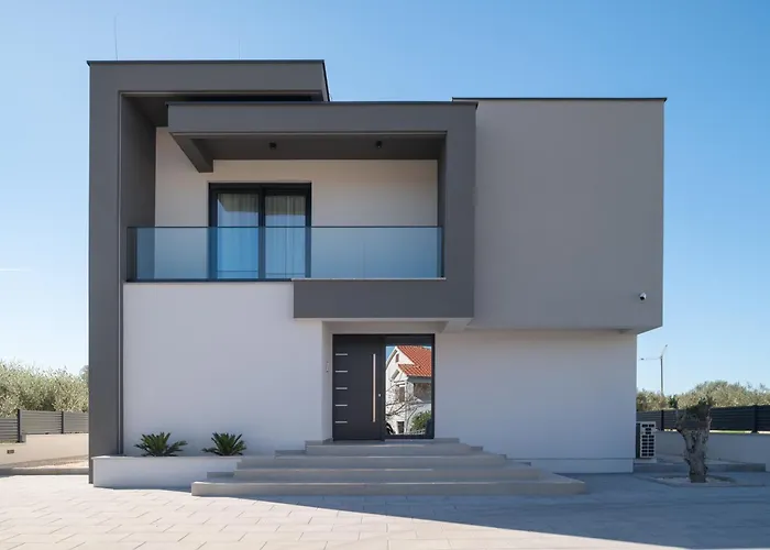 Zenith With Private Pool And Jacuzzi Bibinje