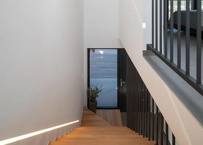 Zenith With Private Pool And Jacuzzi