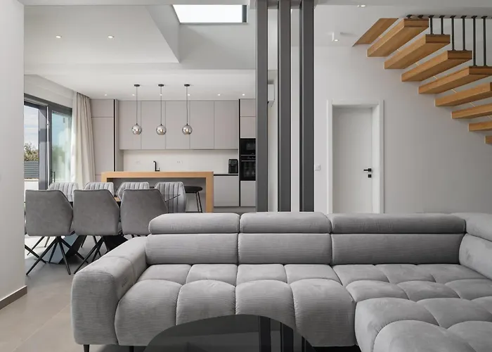 Zenith With Private Pool And Jacuzzi Vila *